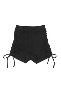 オフショルダートップス×ショートパンツセットアップ