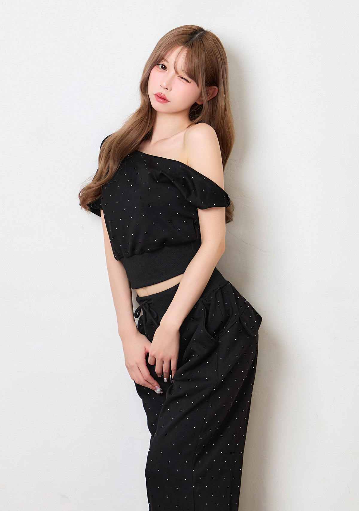 ドットビジューワンショルダートップス×ワイドパンツセット
